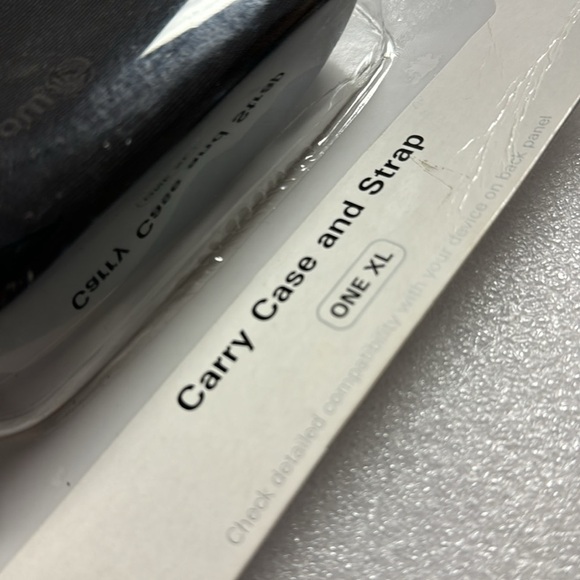 TomTom Carry Case and Wrist Strap for the ONE XL GPS Device - Brand New!! - Picture 3 of 5